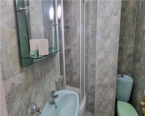 Apartament 3 camere decomandat de vanzare in M-uri