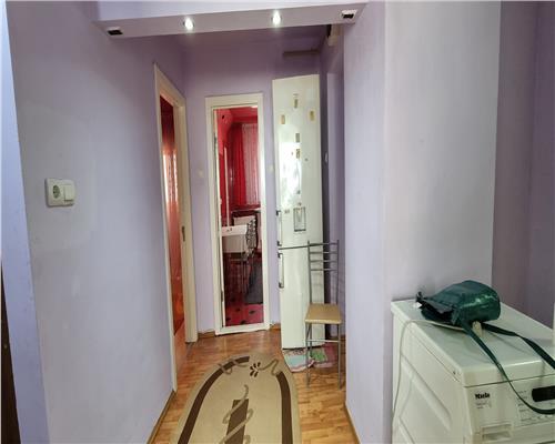 Apartament 3 camere decomandat de vanzare in M-uri