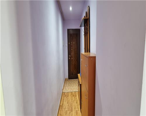 Apartament 3 camere decomandat de vanzare in M-uri