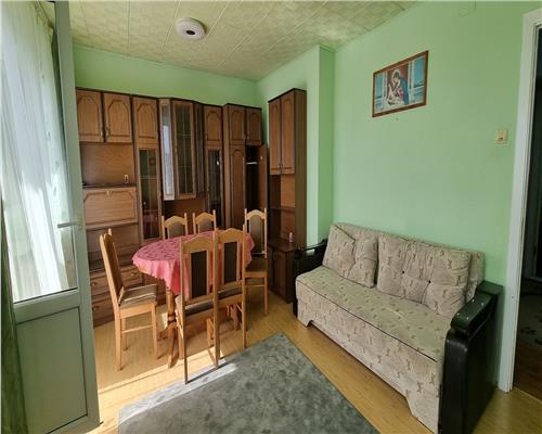 Apartament 3 camere decomandat de vanzare in M-uri