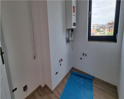 Apartament penthouse cu 3 camere si terasa de 40mp